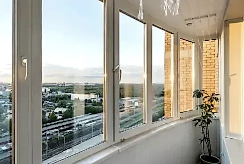 Теплое остекление балконов и домов