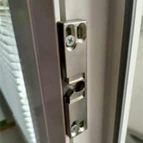 Защелка балконной двери